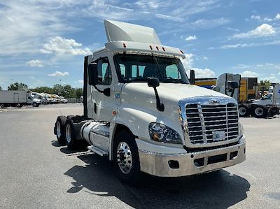 Used 2019 Freightliner Cascadia Detroit DD15AT Semi Truck for sale #256528 - photo 1