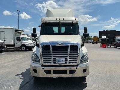 Used 2019 Freightliner Cascadia Detroit DD15AT Semi Truck for sale #256528 - photo 2