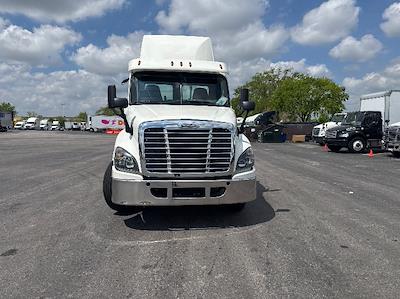 Used 2019 Freightliner Cascadia - photo 1