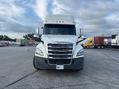 Used 2019 Freightliner Cascadia Detroit DD15AT Semi Truck with Sleeper Cab for sale #256561 - photo 2