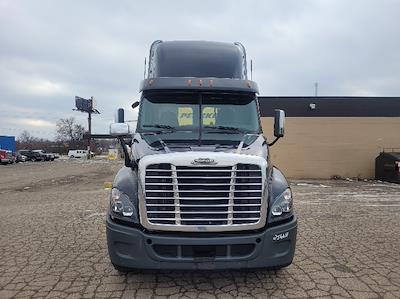 Used 2019 Freightliner Cascadia Detroit DD13 Semi Truck for sale #256617 - photo 2