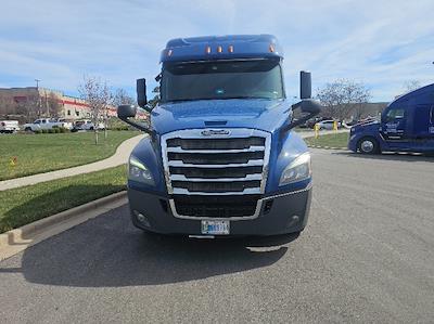 Used 2019 Freightliner Cascadia - photo 1