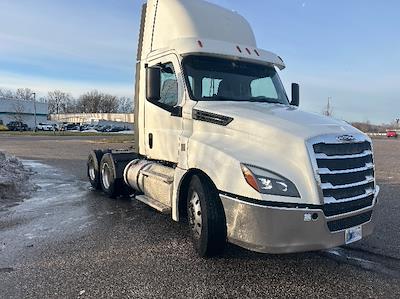 Used 2019 Freightliner Cascadia Detroit DD13 Semi Truck for sale #256990 - photo 1