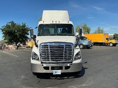 Used 2019 Freightliner Cascadia - photo 1