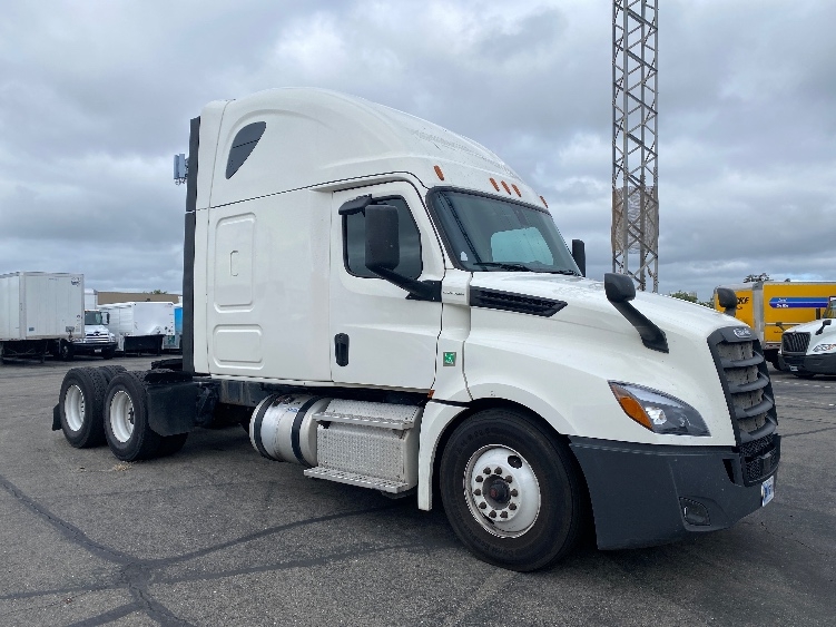 Used 2019 Freightliner Cascadia - photo 1