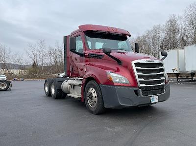 Used 2019 Freightliner Cascadia - photo 1