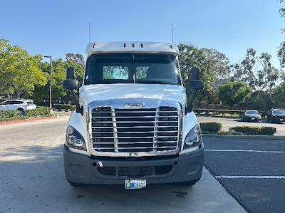 Used 2019 Freightliner Cascadia Detroit DD13 Semi Truck for sale #257862 - photo 2