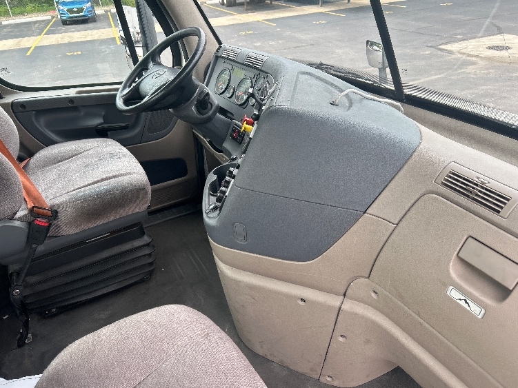 Used 2019 Freightliner Cascadia - photo 16