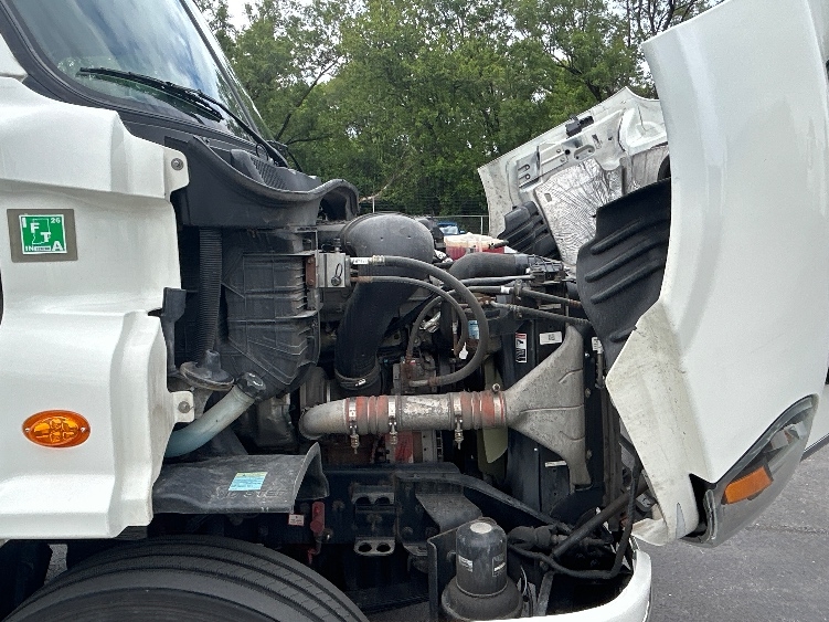 Used 2019 Freightliner Cascadia - photo 17