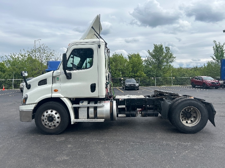 Used 2019 Freightliner Cascadia - photo 6