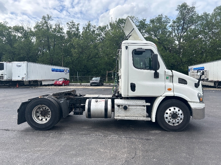 Used 2019 Freightliner Cascadia - photo 10
