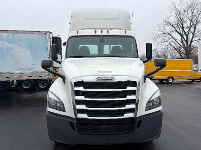 Used 2019 Freightliner Cascadia - photo 1