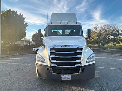 Used 2020 Freightliner Cascadia - photo 1