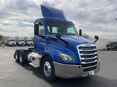 Used 2019 Freightliner Cascadia - photo 1