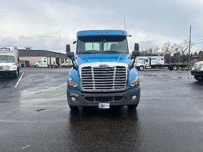 Used 2019 Freightliner Cascadia - photo 1