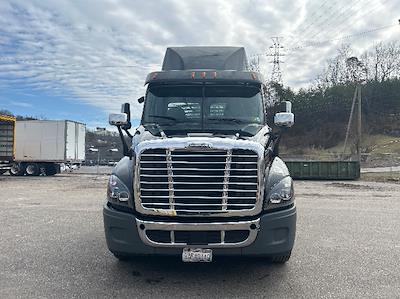 Used 2020 Freightliner Cascadia Detroit DD15AT Semi Truck for sale #261436 - photo 2