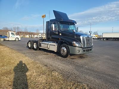 Used 2020 Freightliner Cascadia - photo 1