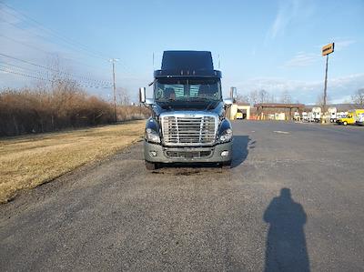 Used 2020 Freightliner Cascadia - photo 1