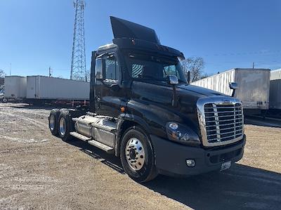 Used 2020 Freightliner Cascadia - photo 1
