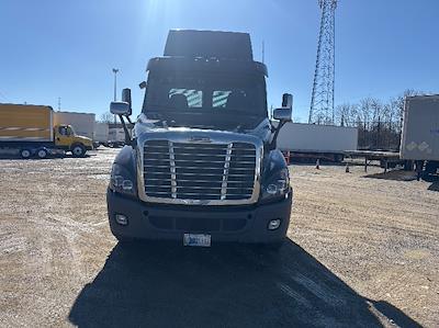 Used 2020 Freightliner Cascadia - photo 1