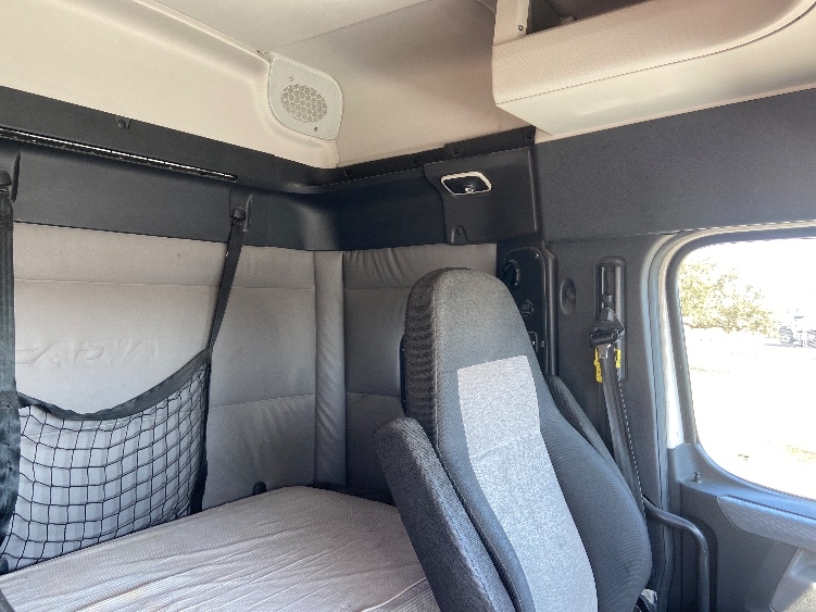 Used 2019 Freightliner Cascadia - photo 20