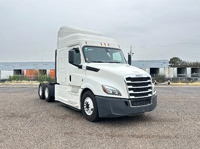 Used 2019 Freightliner Cascadia Detroit DD15AT Semi Truck with Sleeper Cab for sale #261470 - photo 1