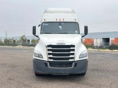 Used 2019 Freightliner Cascadia Detroit DD15AT Semi Truck with Sleeper Cab for sale #261470 - photo 2