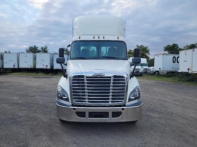 Used 2019 Freightliner Cascadia - photo 1