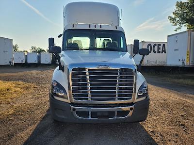 Used 2019 Freightliner Cascadia Detroit DD15AT Semi Truck for sale #261573 - photo 2