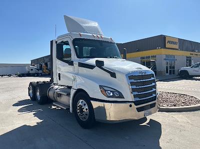 Used 2019 Freightliner Cascadia - photo 1