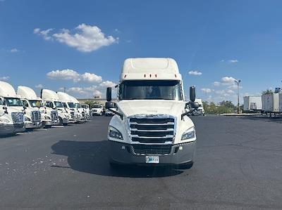 Used 2021 Freightliner Cascadia Detroit DD15AT Semi Truck with Sleeper Cab for sale #262686 - photo 2