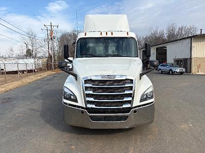 Used 2019 Freightliner Cascadia - photo 1