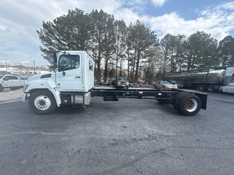 Used 2019 Hino 338 - photo 6