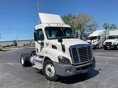 Used 2019 Freightliner Cascadia Detroit DD13 Semi Truck for sale #266829 - photo 1