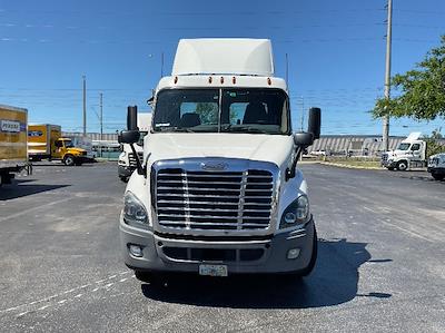 Used 2019 Freightliner Cascadia Detroit DD13 Semi Truck for sale #266829 - photo 2