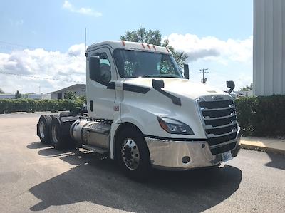Used 2019 Freightliner Cascadia - photo 1