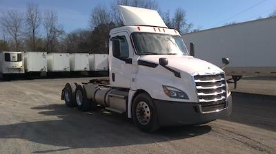 Used 2020 Freightliner Cascadia Detroit DD15AT Semi Truck for sale #267980 - photo 1