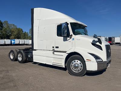 Used 2020 Volvo VNR Volvo D13 Semi Truck for sale #268498 - photo 1