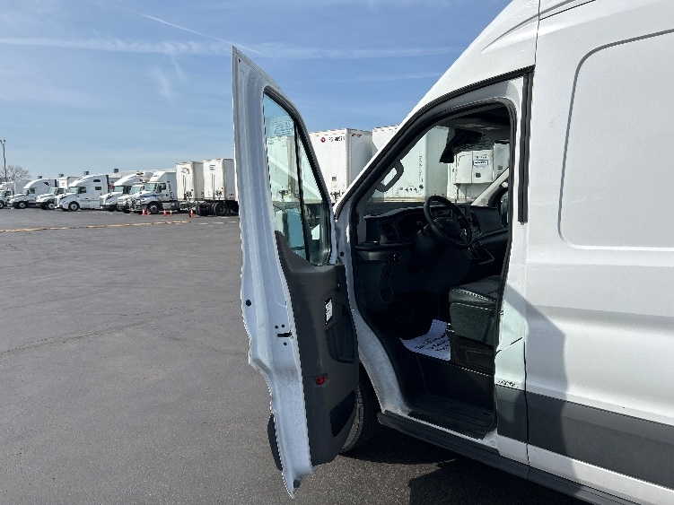 Used 2023 Ford Transit 250 - photo 18