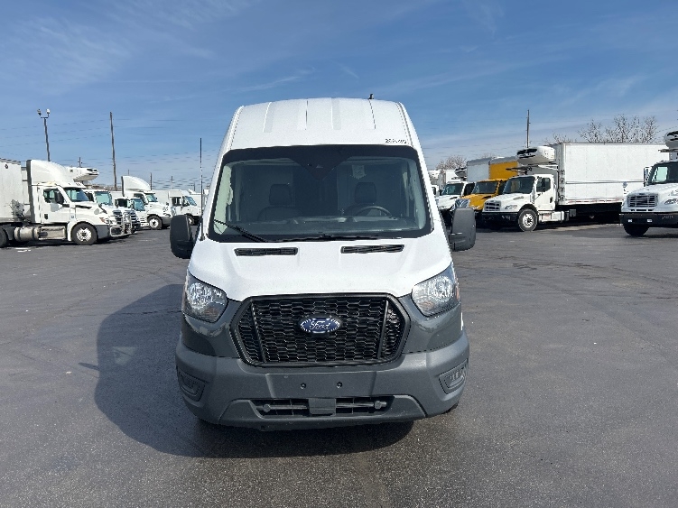 Used 2023 Ford Transit 250 - photo 2
