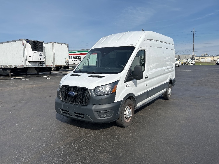 Used 2023 Ford Transit 250 - photo 5