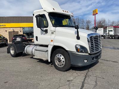 Used 2019 Freightliner Cascadia - photo 1