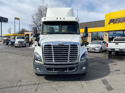 Used 2019 Freightliner Cascadia - photo 1