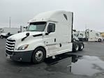Used 2020 Freightliner Cascadia Detroit DD15AT Semi Truck with Sleeper Cab for sale #268730 - photo 3