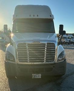 Used 2019 Freightliner Cascadia Detroit DD15AT Semi Truck with Sleeper Cab for sale #268790 - photo 2