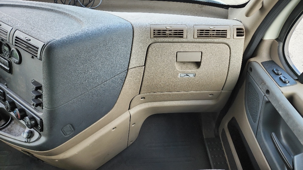 Used 2019 Freightliner Cascadia - photo 16