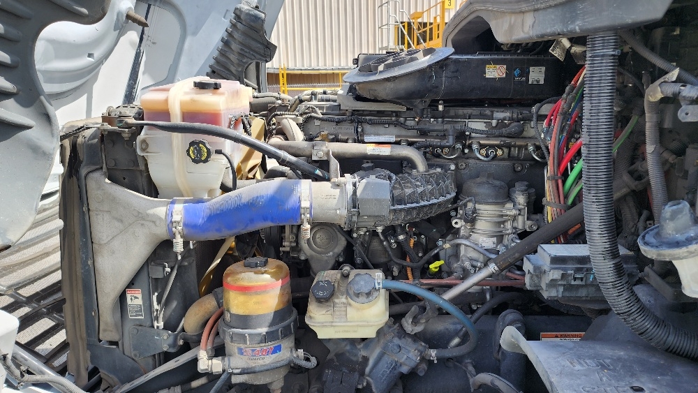 Used 2019 Freightliner Cascadia - photo 23