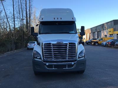 Used 2019 Freightliner Cascadia Detroit DD15AT Semi Truck with Sleeper Cab for sale #268814 - photo 2