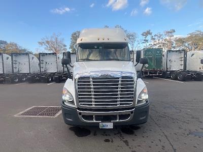 Used 2019 Freightliner Cascadia Detroit DD15AT Semi Truck with Sleeper Cab for sale #268815 - photo 2