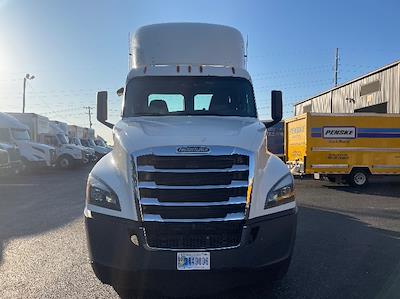 Used 2019 Freightliner Cascadia Detroit DD15AT Semi Truck for sale #268835 - photo 2